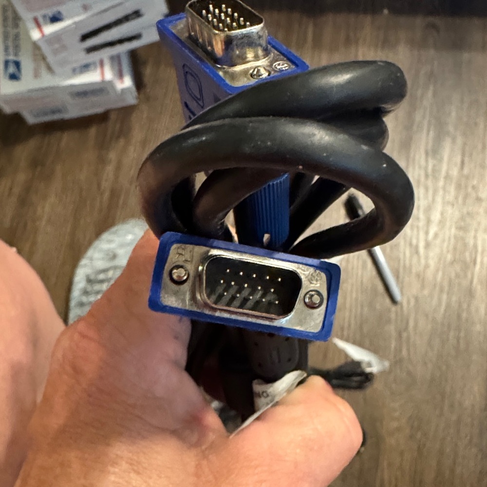 Universal Monitor Cable - Picture 2 of 3